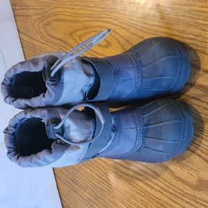 Grey Columbia winter boots size 9 toddler